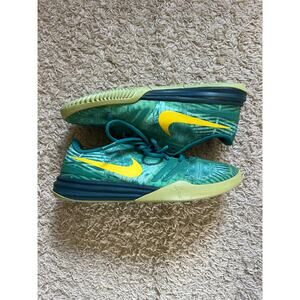 Nike KB Mentatlity Easter Size 6 Youth